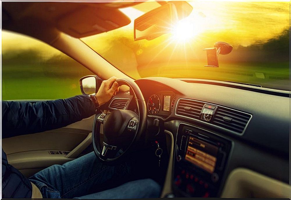 6 precautions you should take when driving at sunset