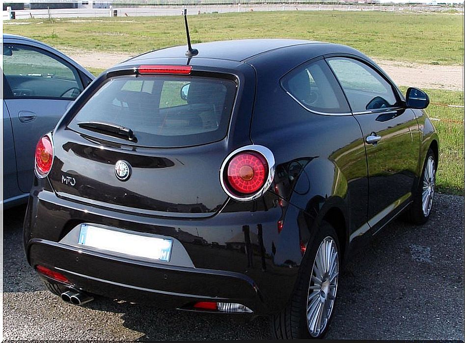 alt = "Rear of the new Alfa Romeo Mito"