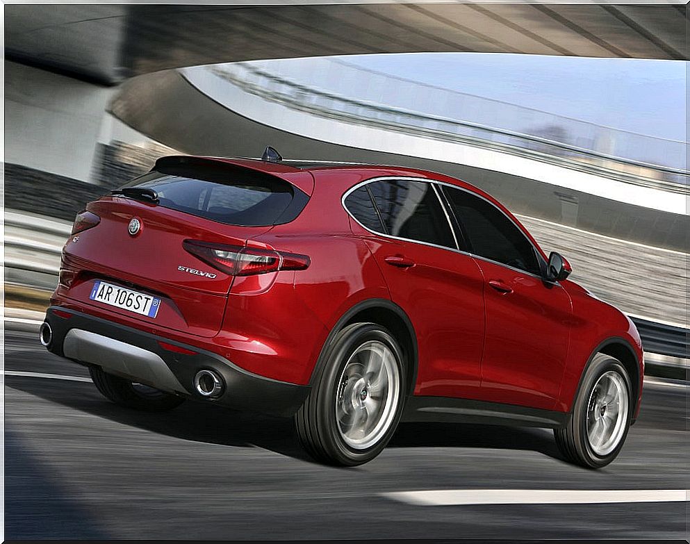 Alfa Romeo Stelvio: rear