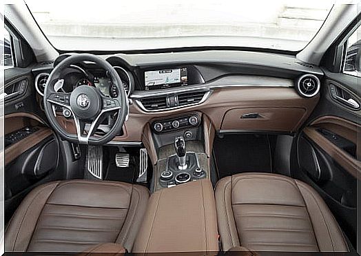 Alfa Romeo Stelvio: interior