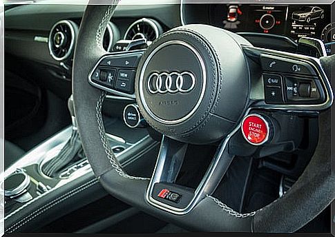 Audi TT RS: interior