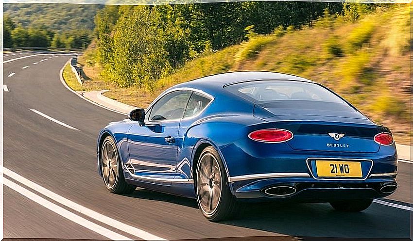 2018 Bentley Continental GT design.