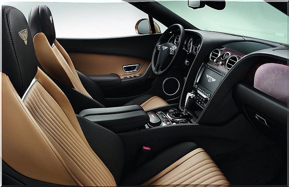 Bentley Continental GT convertible interior.