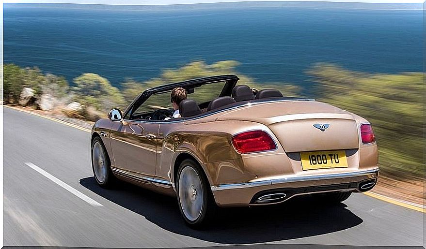 Bentley Continental GT convertible design.