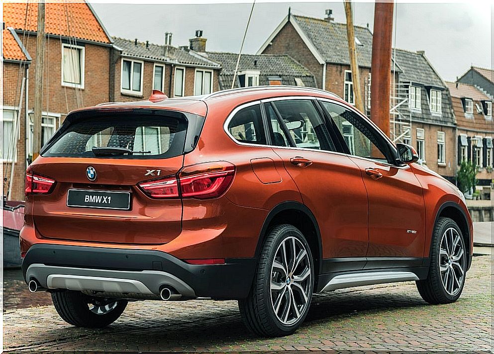 BMW X1: rear