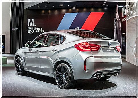 SUVs: rear of the SUV BMW X6 M