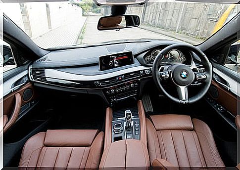 SUVs: interior of the SUV BMW X6 M