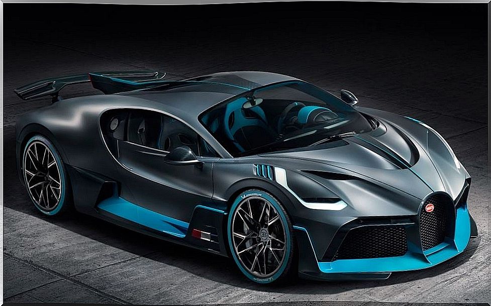 Bugatti Divo, extreme, different and ready to compete with the elite