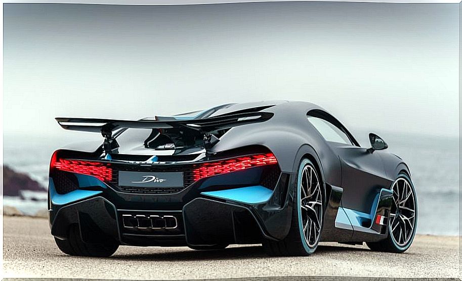 Bugatti Divo design.