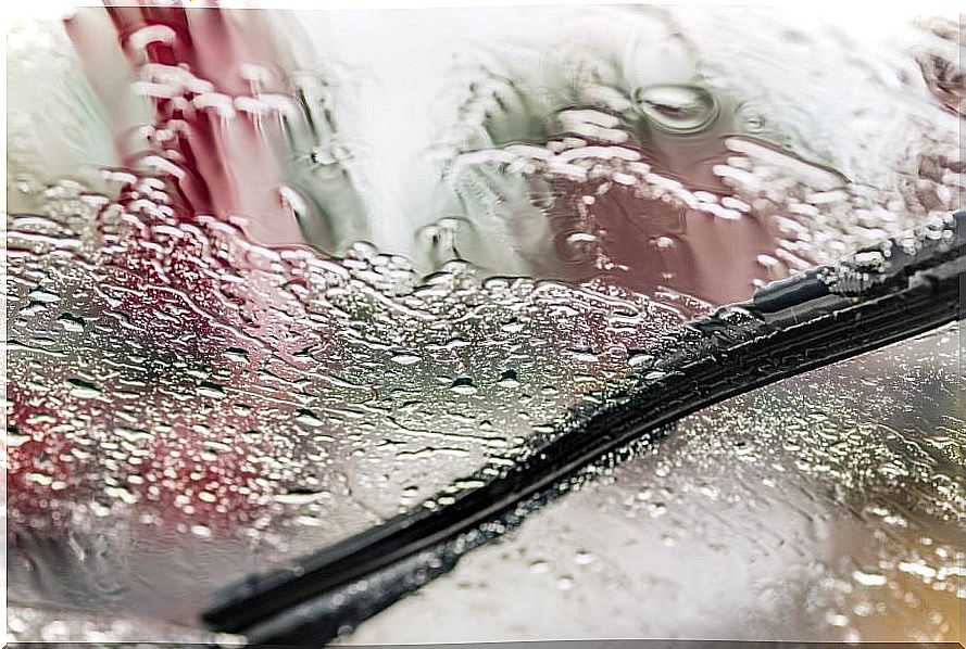 Can I be fined for not having water on my windshield wipers?