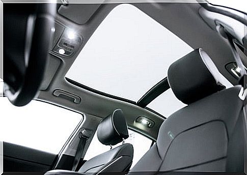 Panoramic roof in the car