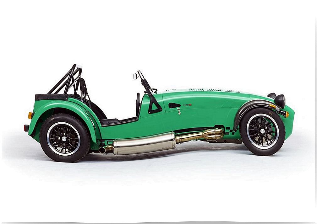 Caterham Seven 360 sports car: lateral