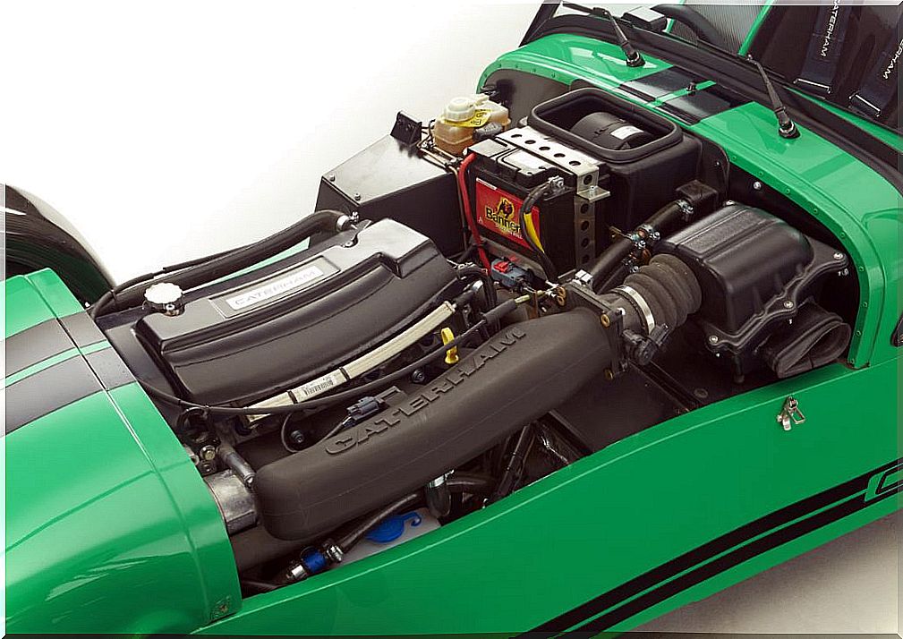 Caterham Seven 360 sports car: engine