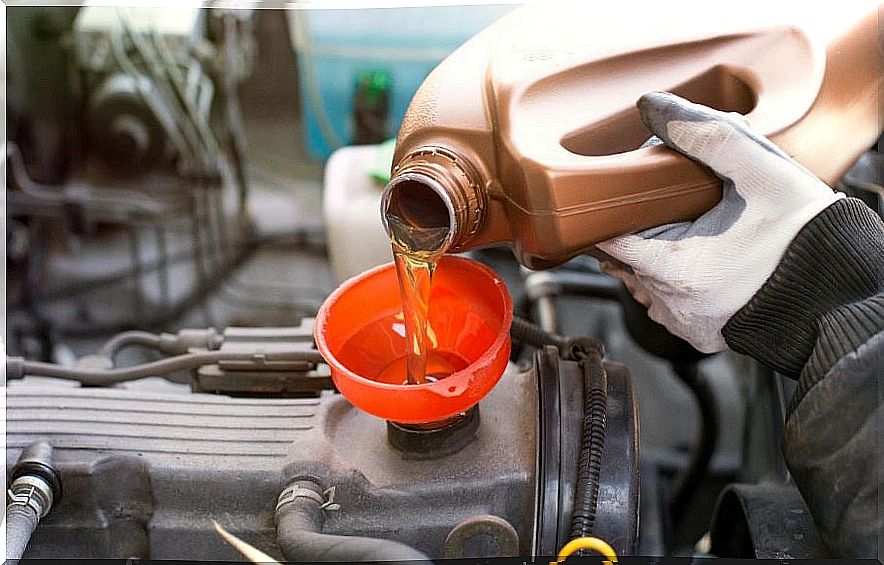 changing the oil in your car is easy, engine cared 