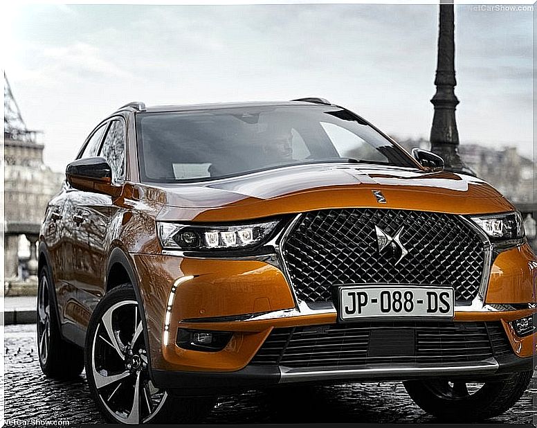 DS 7 Crossback: front