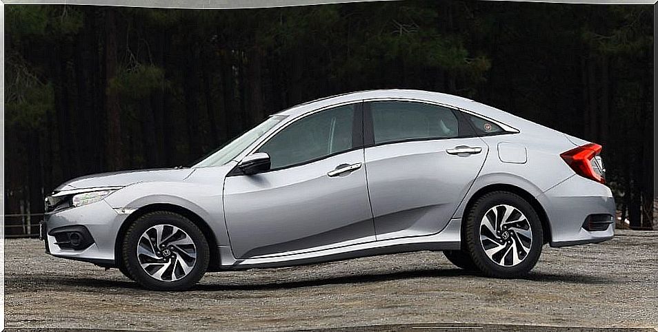 alt = "Honda Civic sedan 2017"