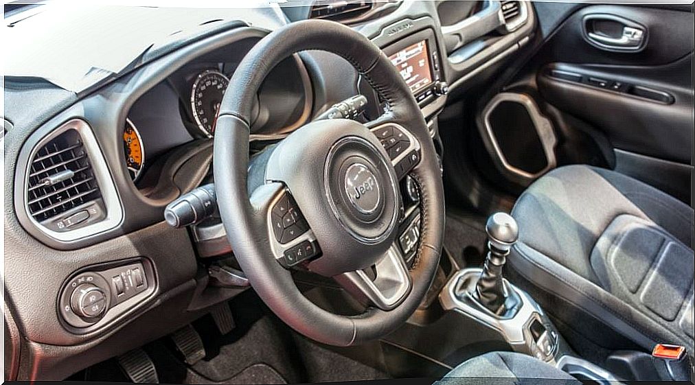 Image of the interior of the Jeep Renegade