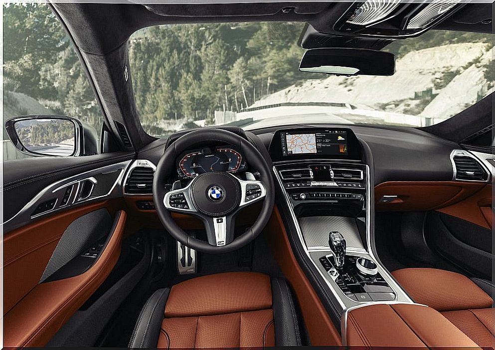 BMW 8 Series: interior