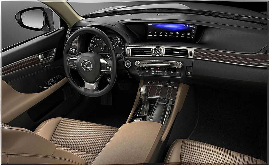 Image of the new 2017 Lexus GS, a true Japanese premium saloon.