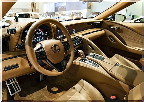 Lexus LC 500h 2017: interior