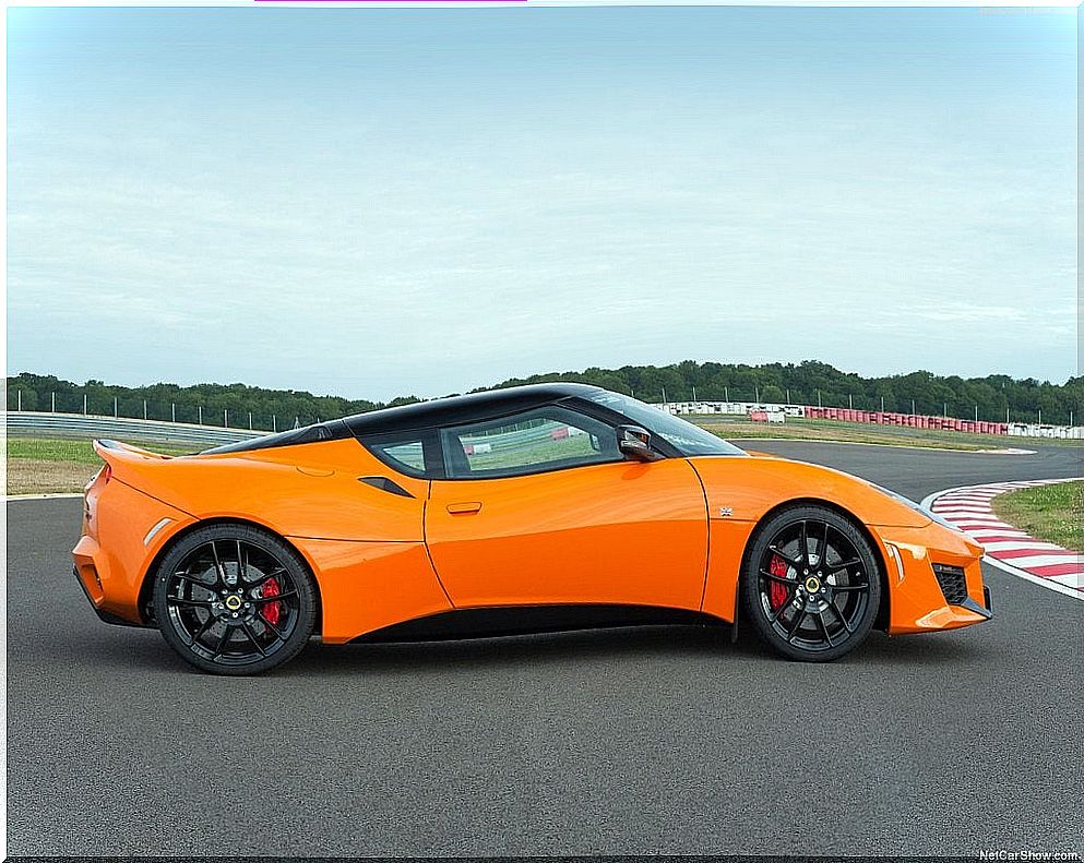 Lotus Evora 400: side