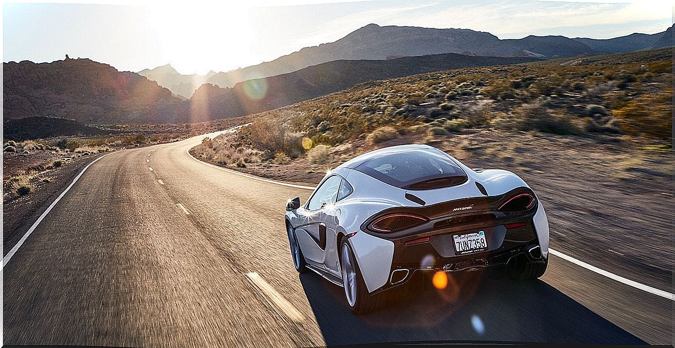 McLaren 570GT: rear