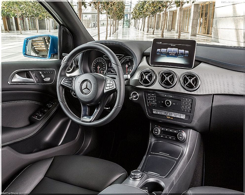 Mercedes B-Class Sports Tourer: interior