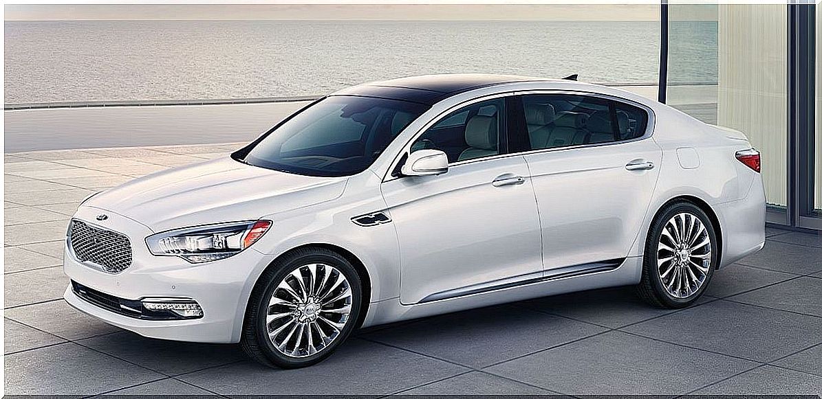 New Kia k900