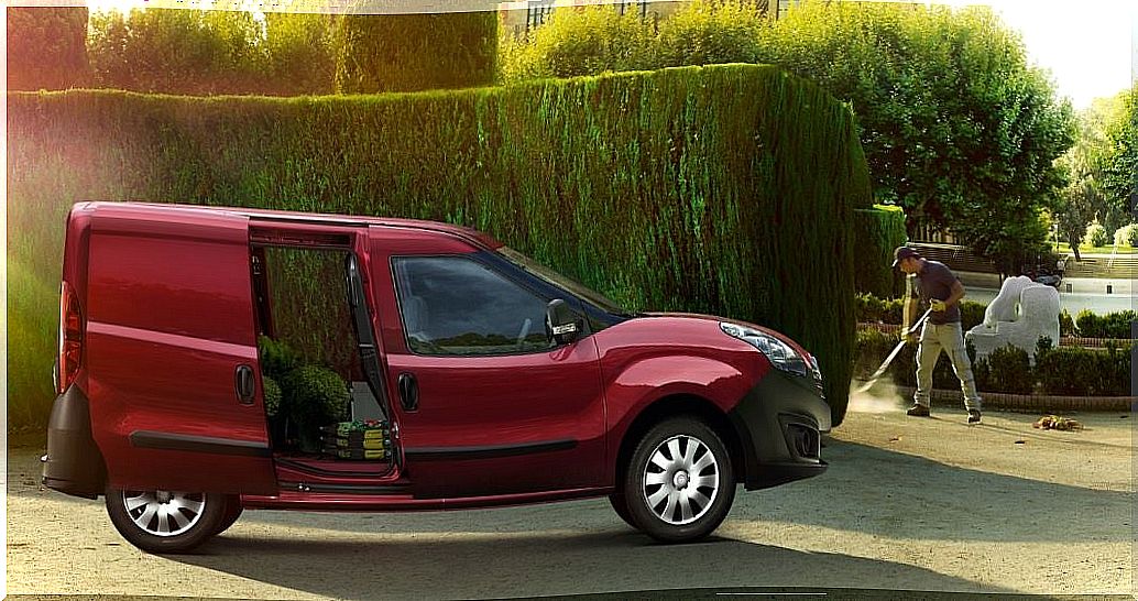 Characteristics of the Opel Combo Cargo.