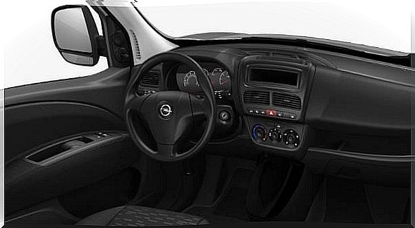 Interior of the Opel Combo Cargo.