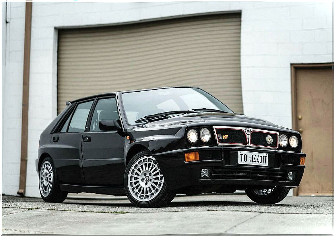 Lancia Delta Integrale: front.