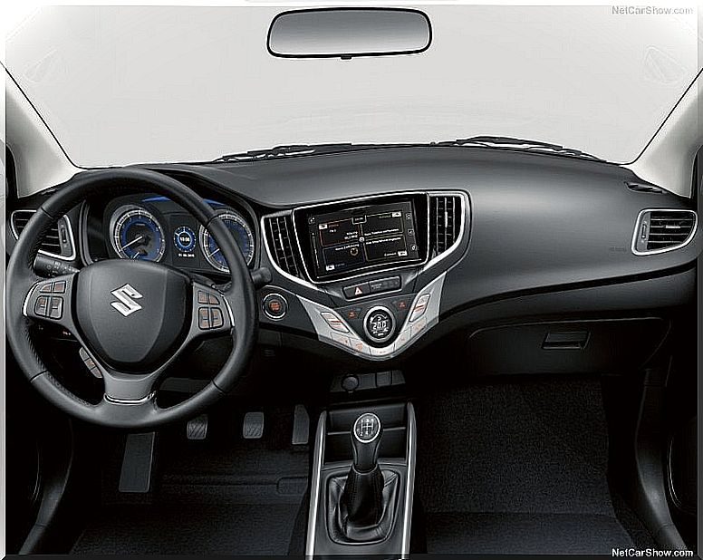 Suzuki Baleno: interior