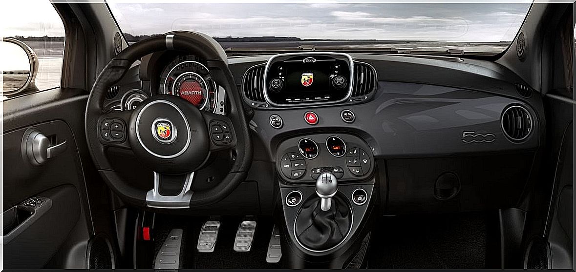 Interior image of the Abarth 500 competizione touring sport utility track