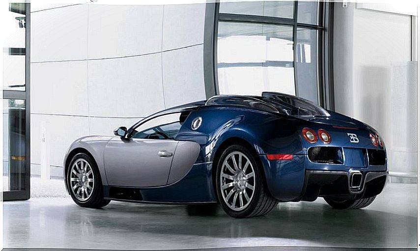 Bugatti Veyron luxury sports design