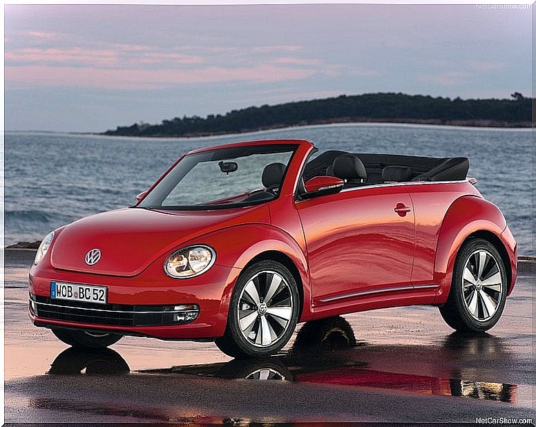 Volkswagen Beetle Cabrio: front