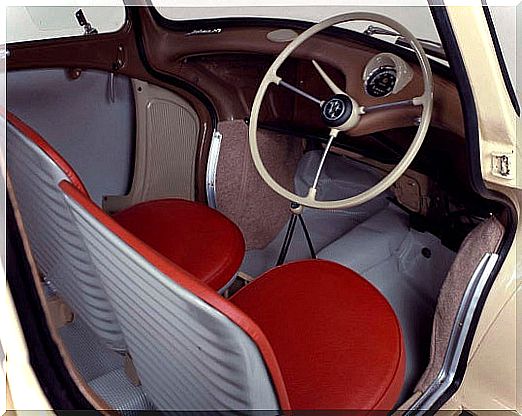 Subaru 360: interior