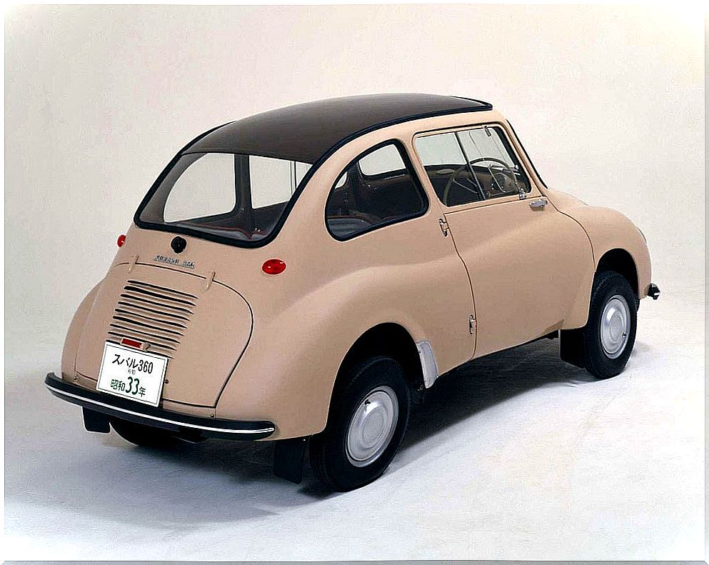 Subaru 360: rear