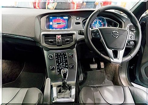 Volvo V40: interior