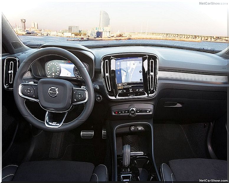 Volvo XC40: interior