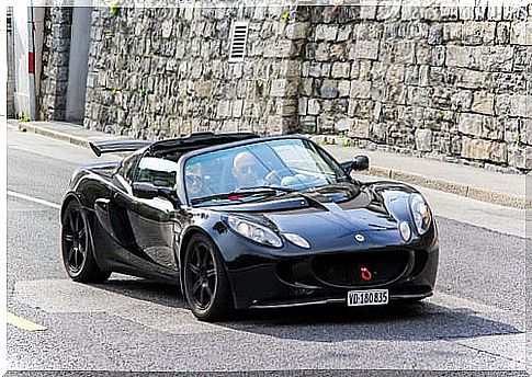 Lotus Eise S2 sports roadster