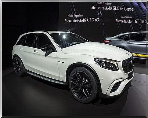 Mercedes AMG GLC 63: side