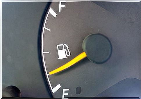 What to do if I run out of gas on the road