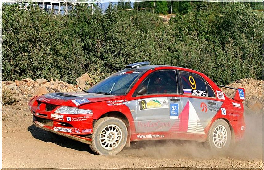 Mitsubishi Lander Rally.